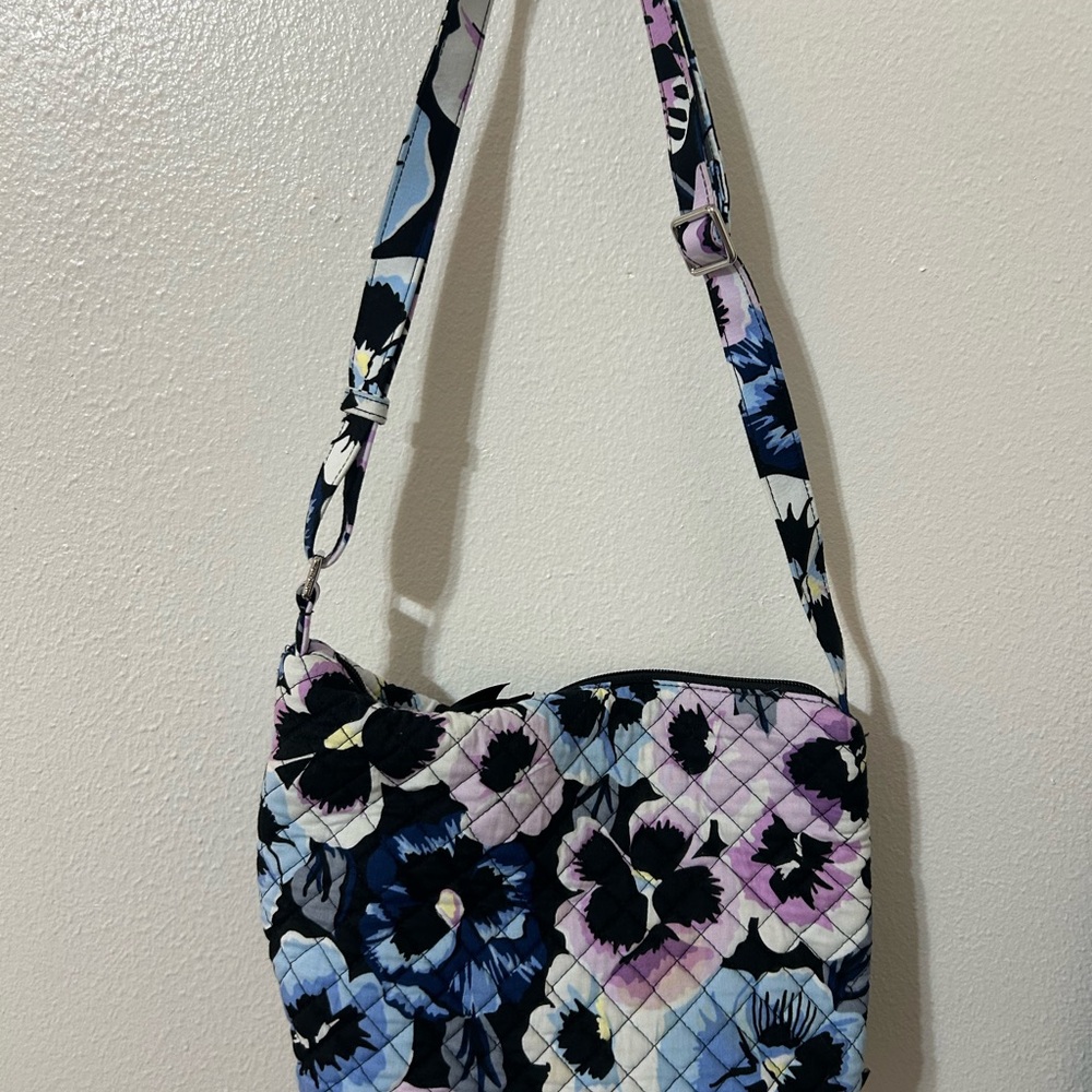 Vera Bradley Plum Pansies Tote Bag. Purple and Blue.